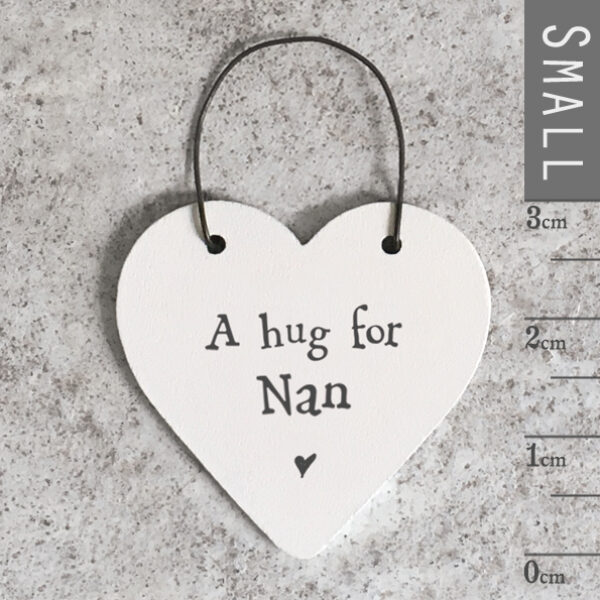 East of India Wooden Gift Tag A Hug For Nan